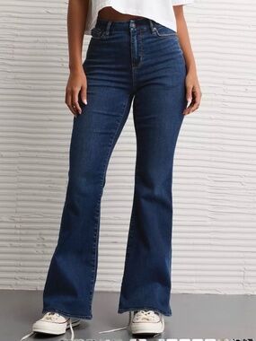 NWT American Eagle Curvy Flare jeans Size 4 regular